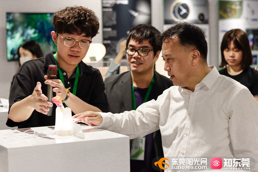 1684242305437706.jpg 参观工业设计展区8.JPG